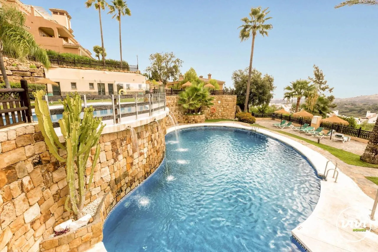 Vivi Homes - Valery Pool, Terrace & Padel Ojen Spain