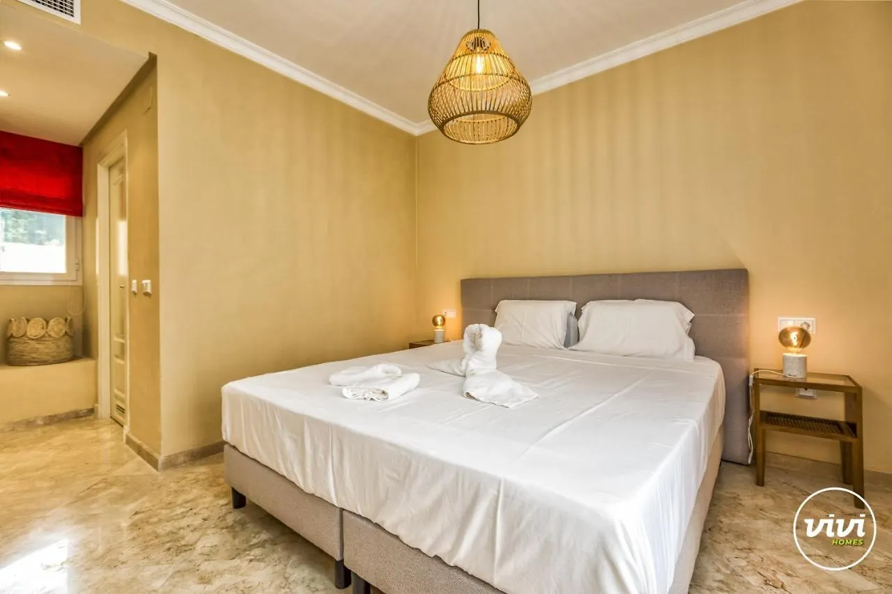 Vivi Homes - Valery Pool, Terrace & Padel Ojen Apartment
