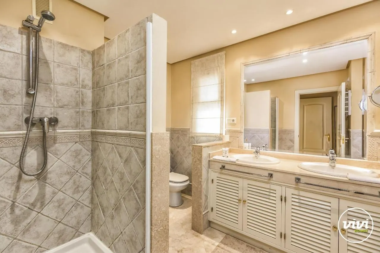 Vivi Homes - Valery Pool, Terrace & Padel Ojen Spain