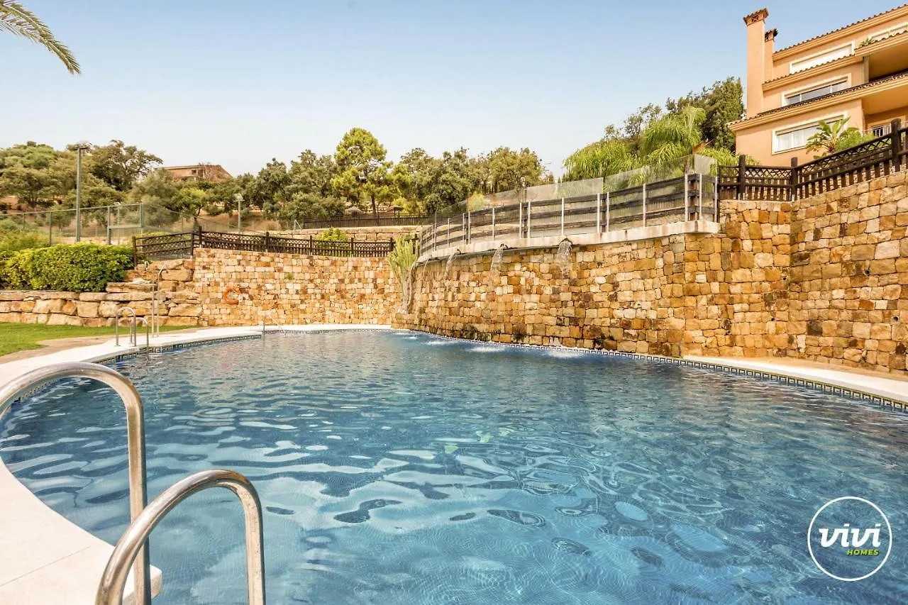 Vivi Homes - Valery Pool, Terrace & Padel Ojen Apartment