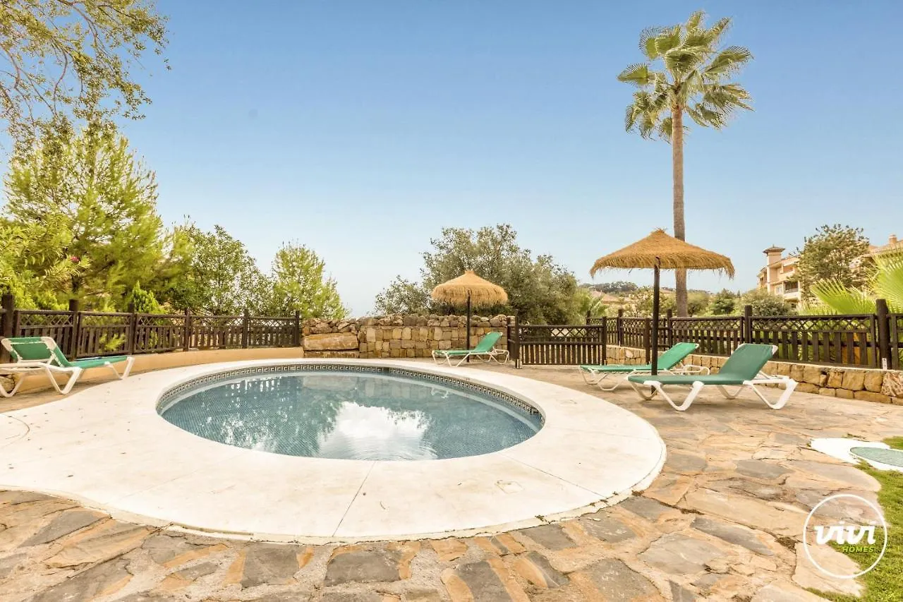 Vivi Homes - Valery Pool, Terrace & Padel Ojen Apartment